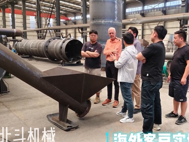 美國采購商的炭化機考察之行